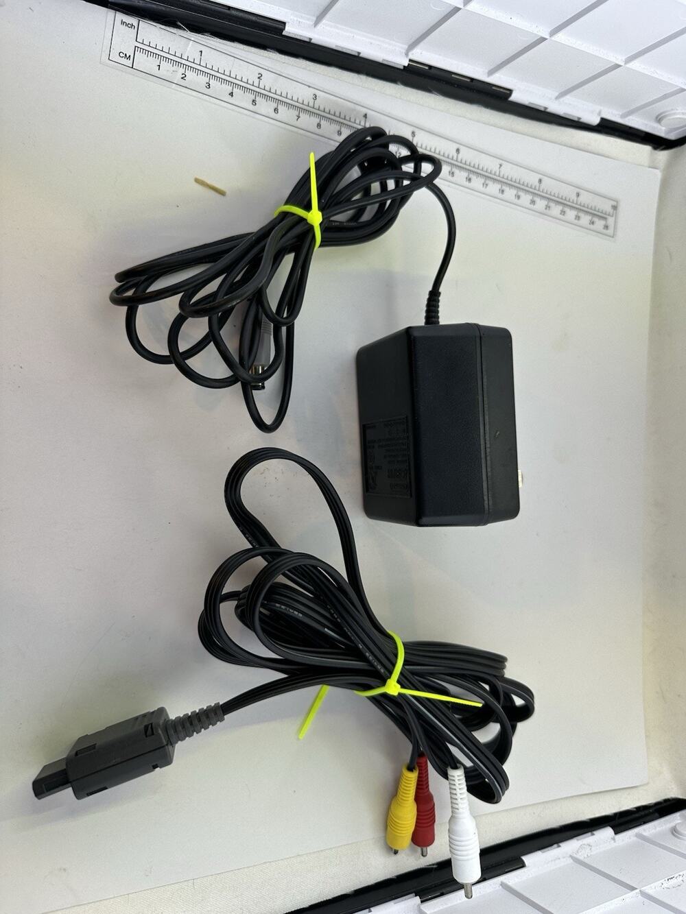 Super Nintendo SNES AC Adapter Power Cord SNS-002 & AV Video Cable OEM Original